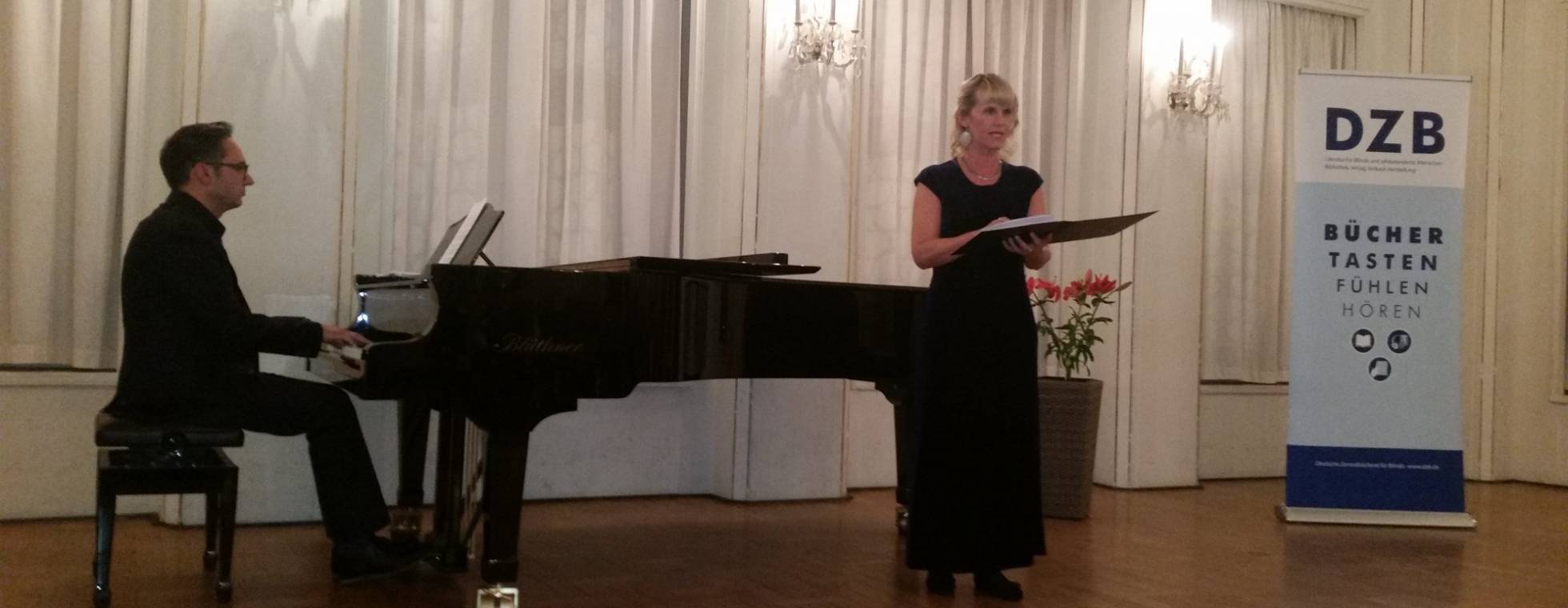 Gerlinde Sämann und Bernd Jung am Klavier